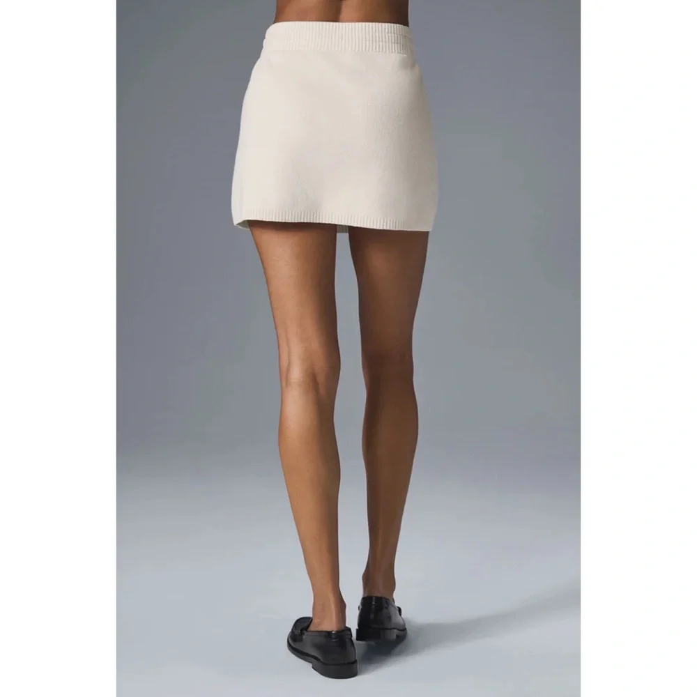 Alo Yoga Scholar Knit Cargo Skirt Ivory XS
